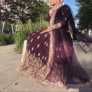 HEY BEAUTIES I WORE THIS DRESS ONCE!